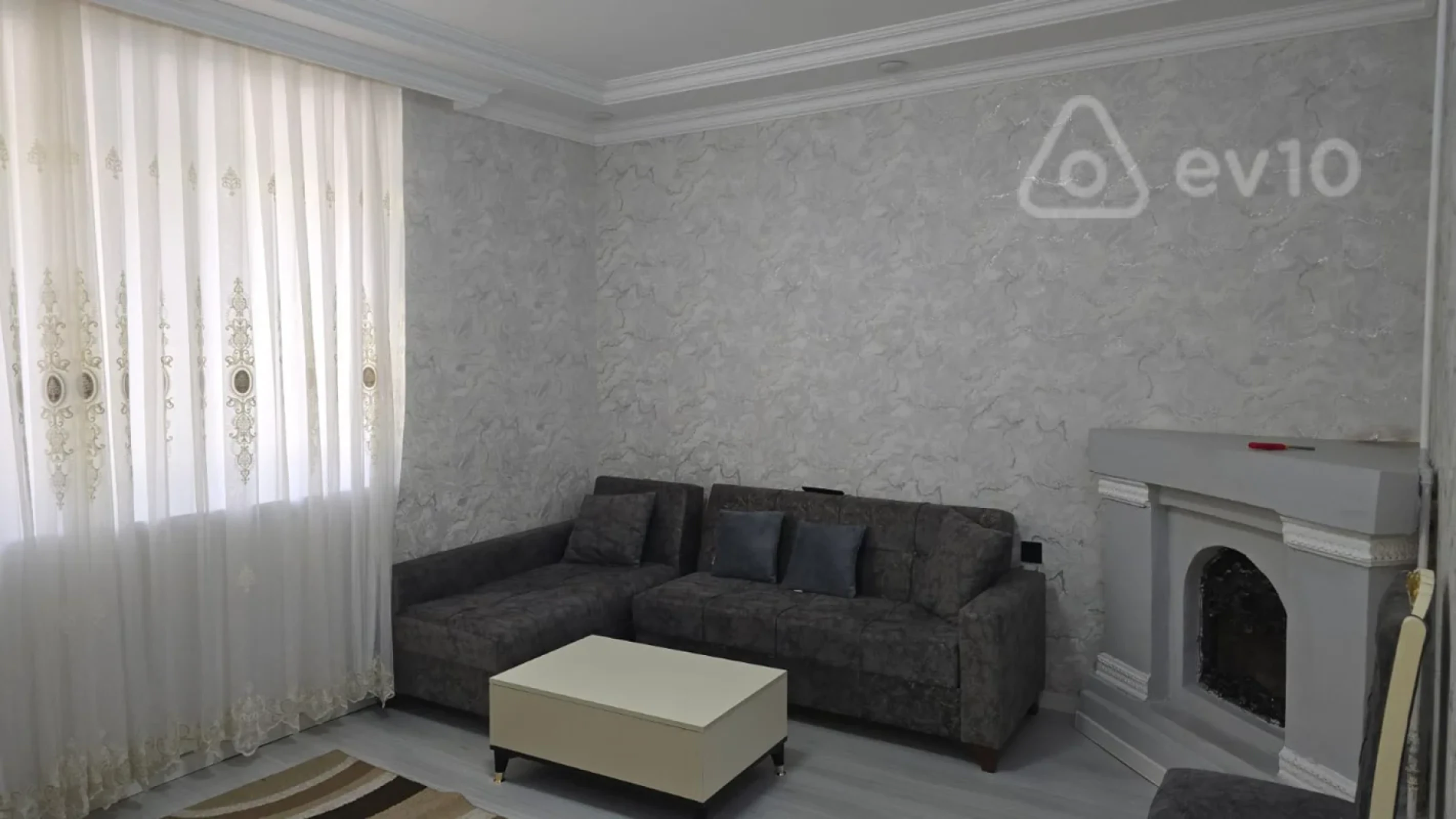 Kirayə verilir 2 otaqlı köhnə tikili 55 m²