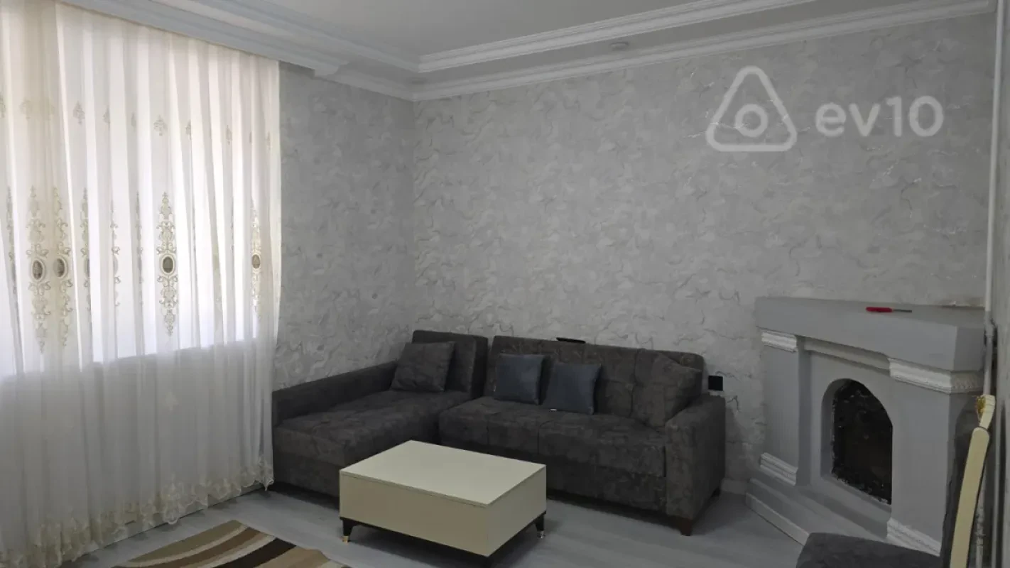 Kirayə verilir 2 otaqlı köhnə tikili 55 m²