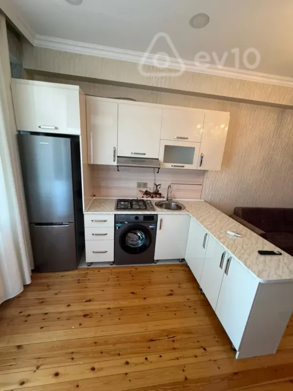 Kirayə verilir 2 otaqlı yeni tikili 65 m²