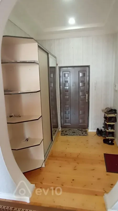 Kirayə verilir 2 otaqlı yeni tikili 65 m²