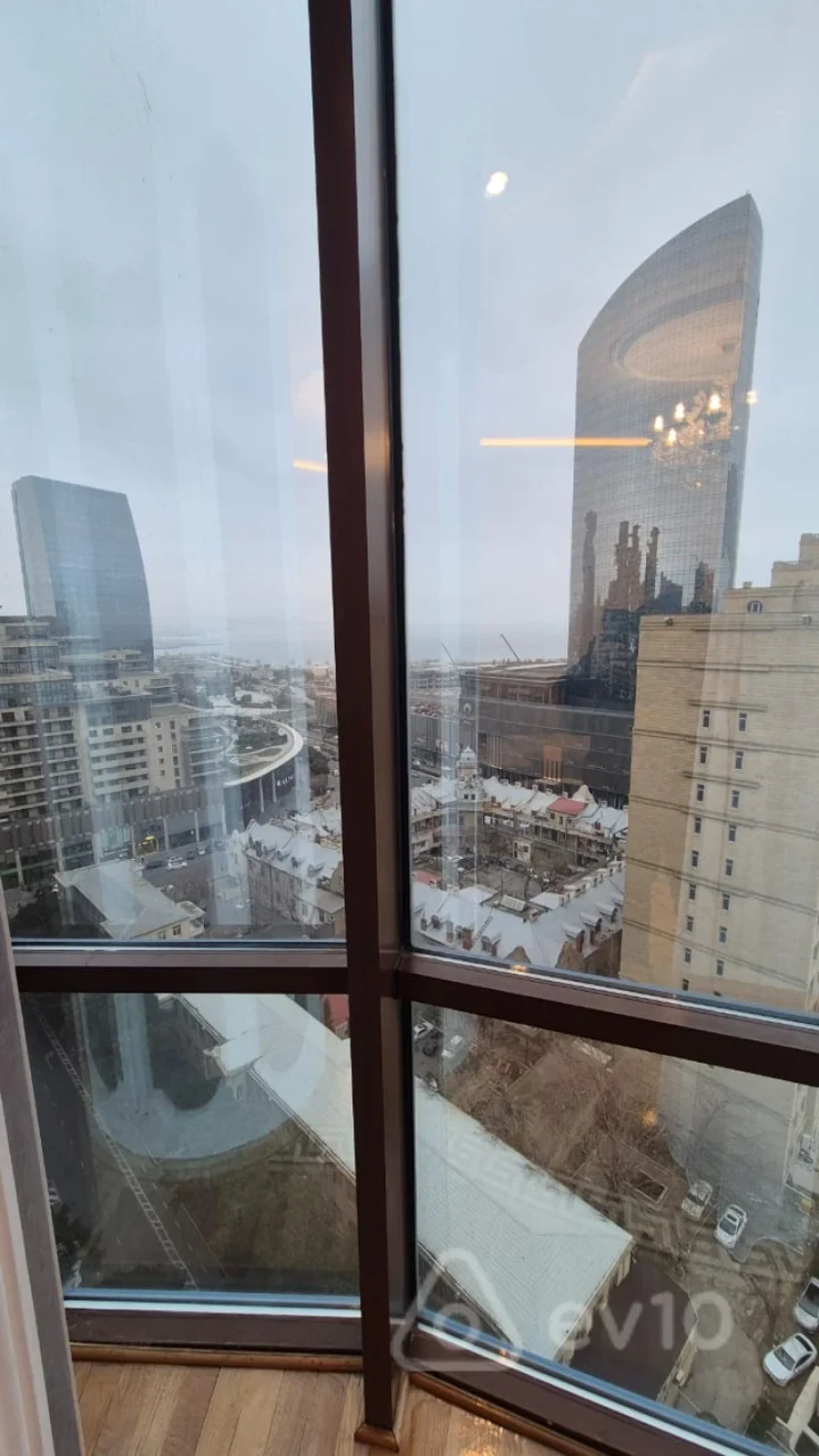 Kirayə verilir 4 otaqlı yeni tikili 200 m²