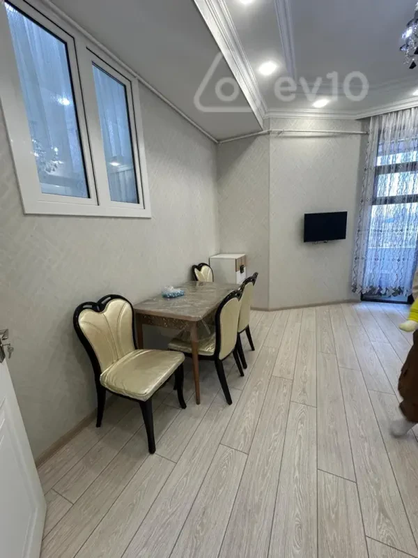 Kirayə verilir 2 otaqlı yeni tikili 45 m²