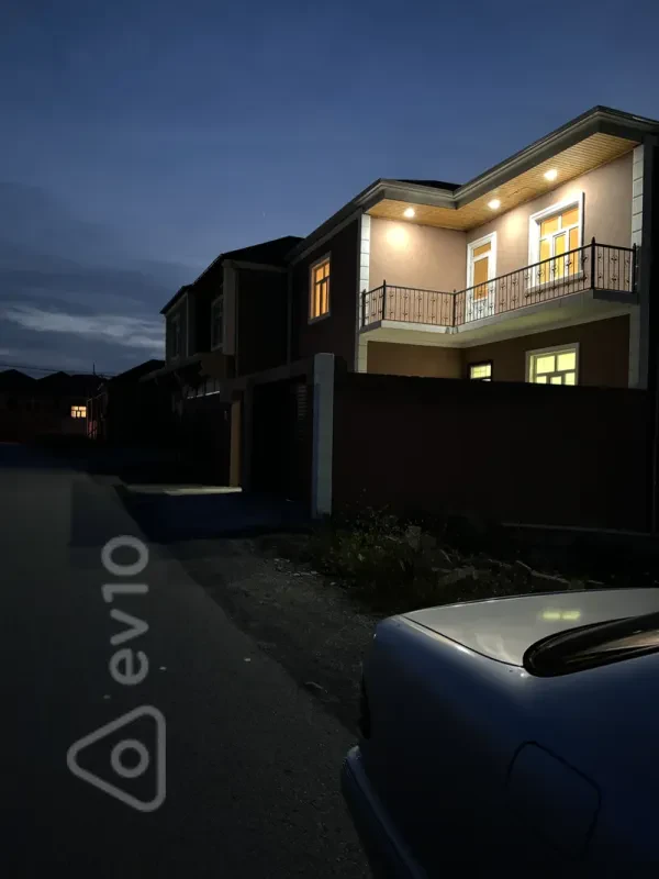 Satılır 6 otaqlı həyət evi 180 m²