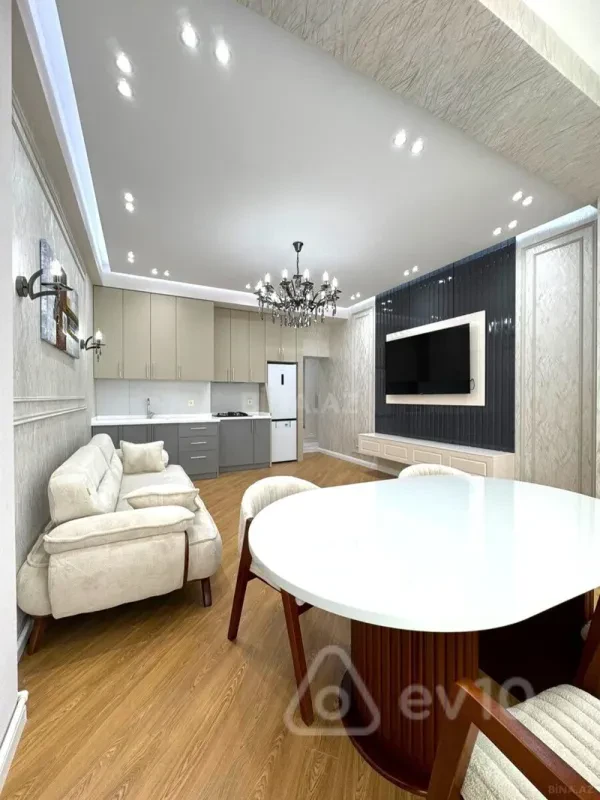 Kirayə verilir 2 otaqlı yeni tikili 65 m²