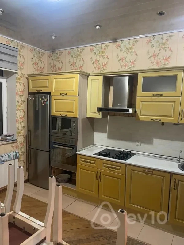 Kirayə verilir 4 otaqlı yeni tikili 150 m²