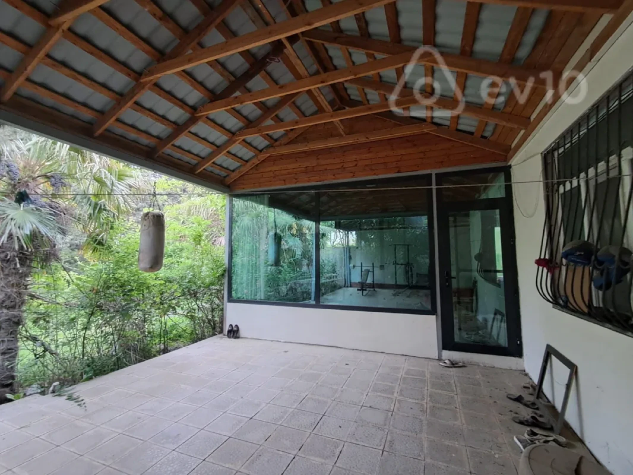 Satılır 7 otaqlı həyət evi 240 m²