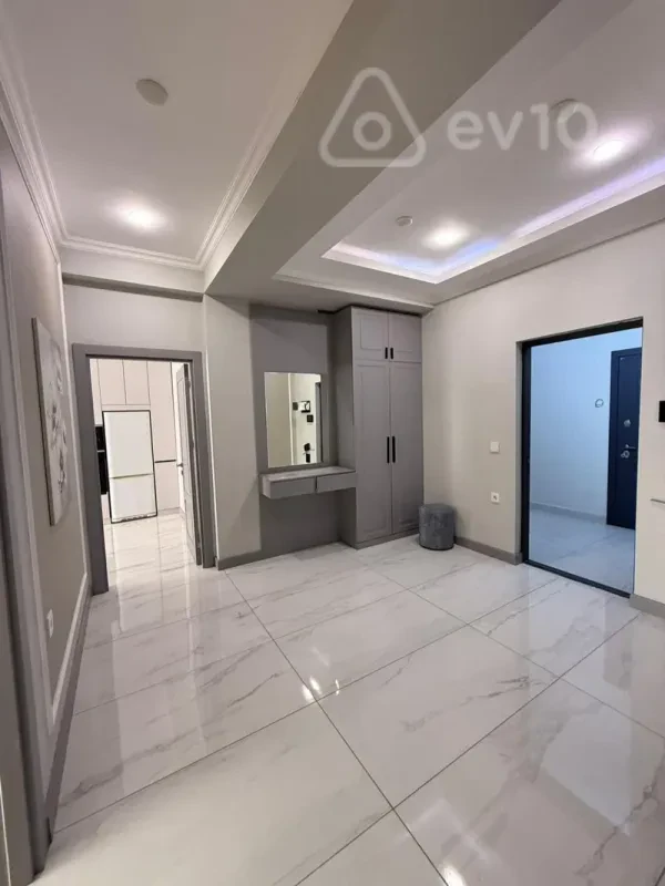 Kirayə verilir 2 otaqlı yeni tikili 90 m²