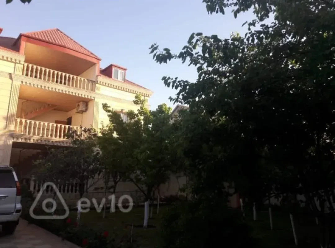 Kirayə verilir 6 otaqlı həyət evi 220 m²