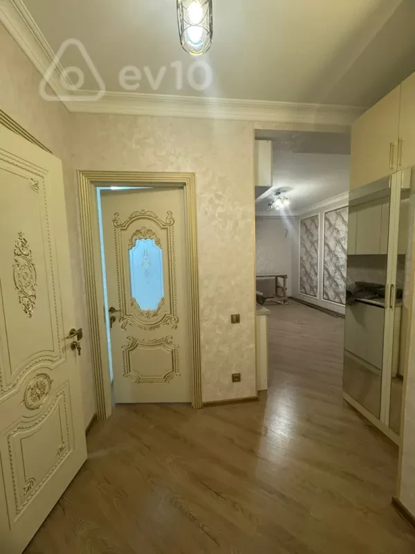 Kirayə verilir 2 otaqlı yeni tikili 50 m²