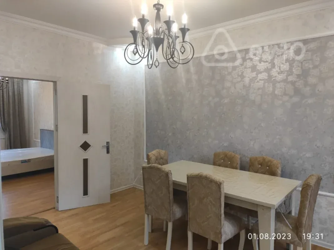 Kirayə verilir 2 otaqlı köhnə tikili 50 m²