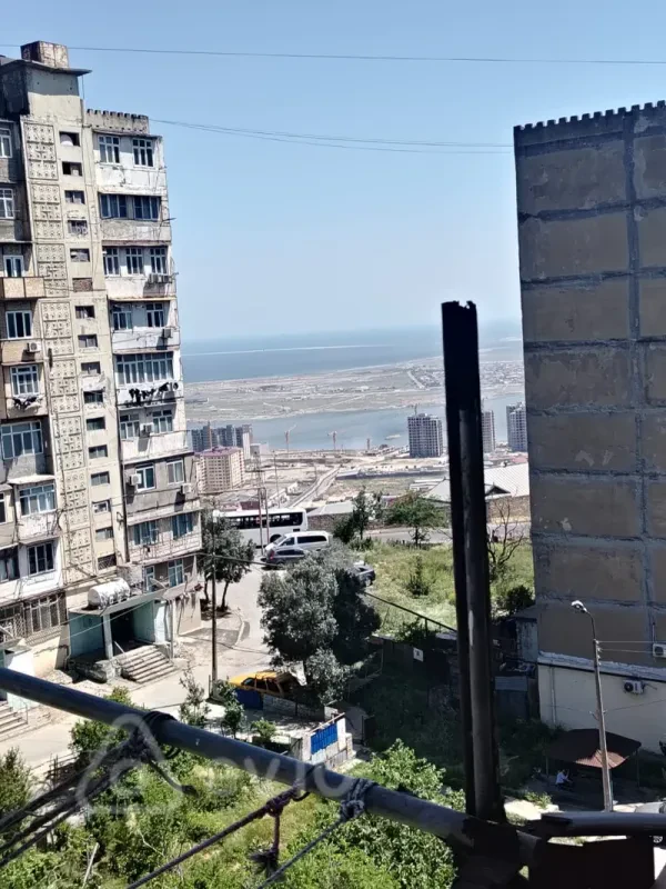 Satılır 2 otaqlı köhnə tikili 45 m²
