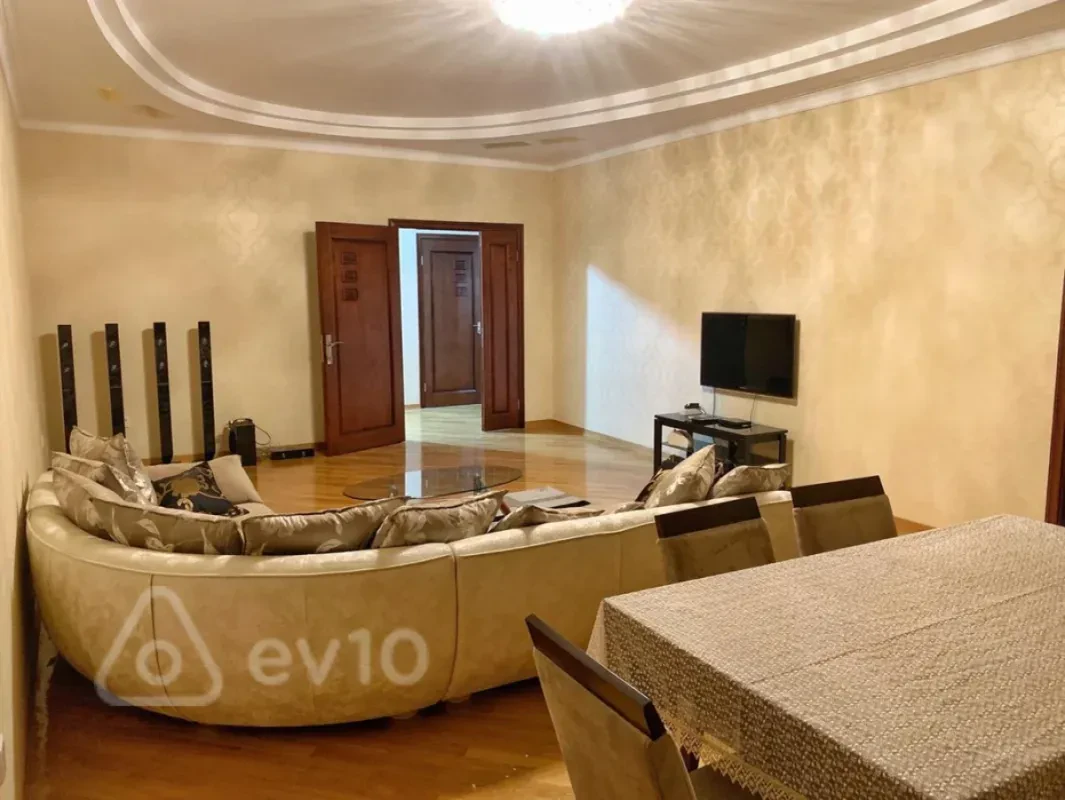 Kirayə verilir 3 otaqlı yeni tikili 125 m²