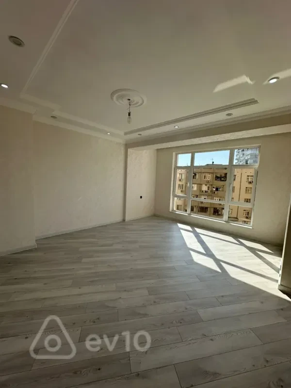 Satılır 3 otaqlı yeni tikili 105 m²