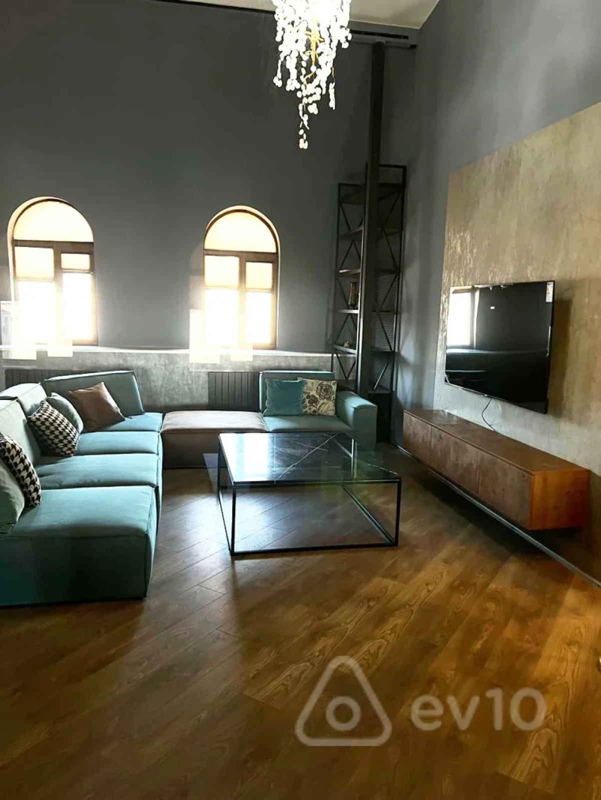 Kirayə verilir 4 otaqlı yeni tikili 200 m²
