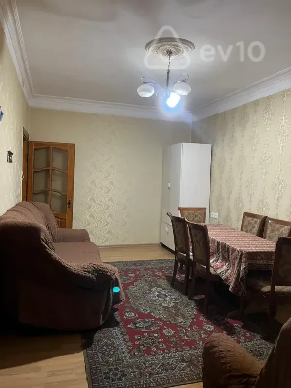 Kirayə verilir 2 otaqlı köhnə tikili 40 m²