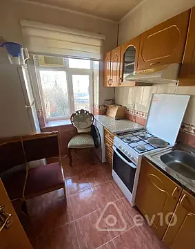 Kirayə verilir 6 otaqlı köhnə tikili 90 m² — Bakı, Nərimanov 6 otaq 90.00 m²