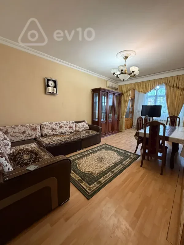 Kirayə verilir 3 otaqlı köhnə tikili 70 m²