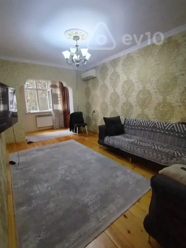 Satılır 3 otaqlı köhnə tikili 80 m²