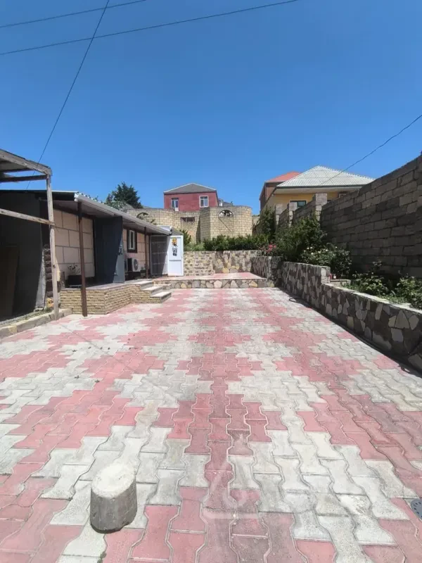 Satılır 6 otaqlı həyət evi 200 m²