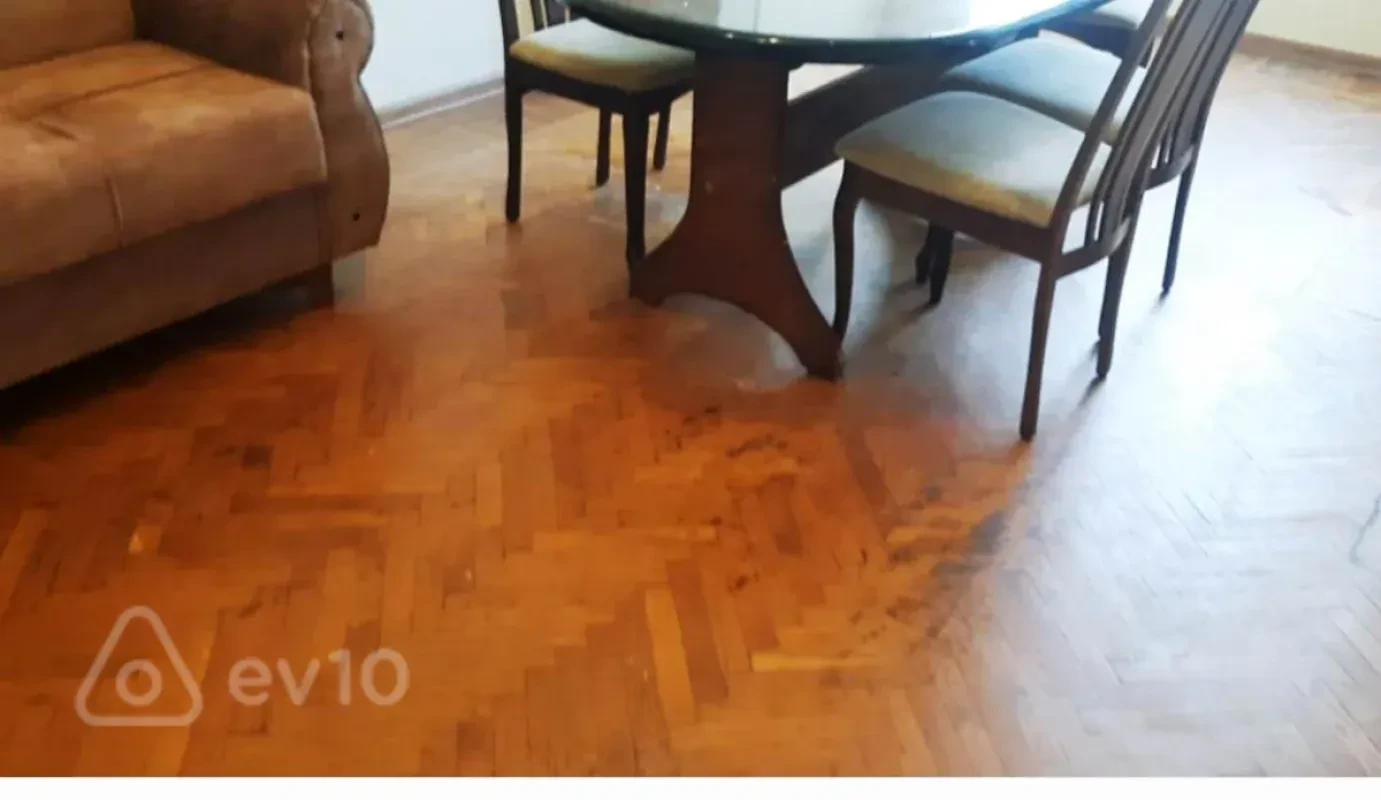 Kirayə verilir 2 otaqlı köhnə tikili 50 m²