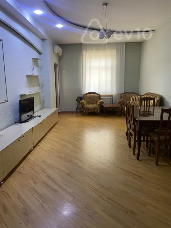 Kirayə verilir 3 otaqlı yeni tikili 110 m²