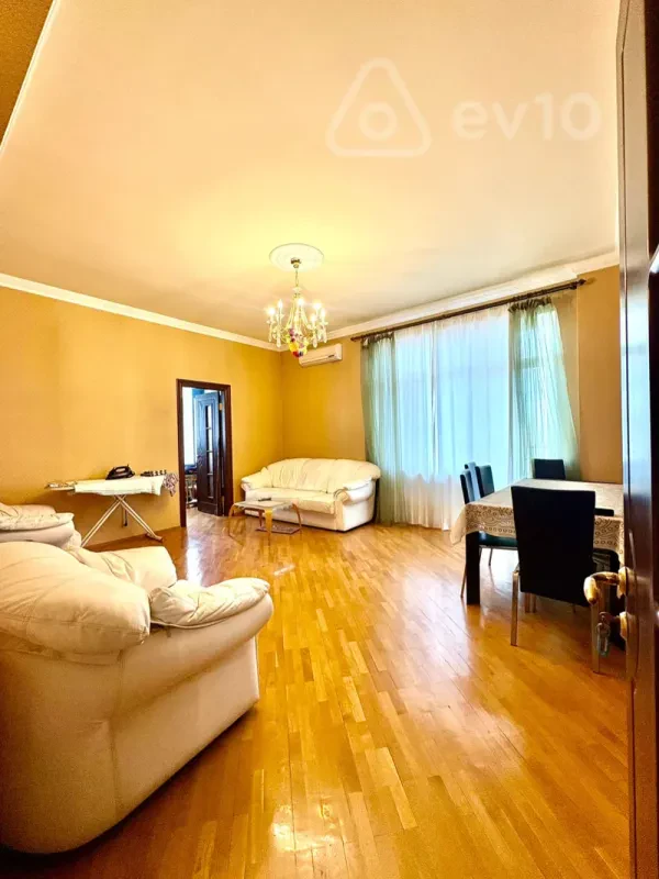 Satılır 3 otaqlı yeni tikili 105 m²