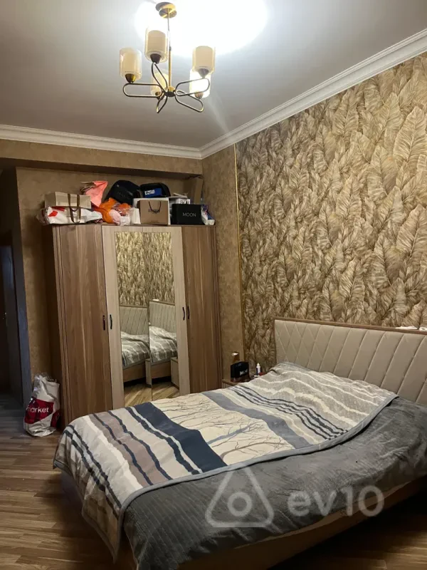 Kirayə verilir 3 otaqlı köhnə tikili 90 m²