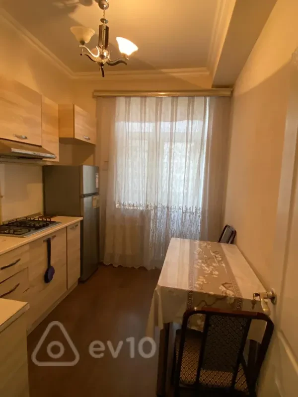 Kirayə verilir 2 otaqlı yeni tikili 70 m²