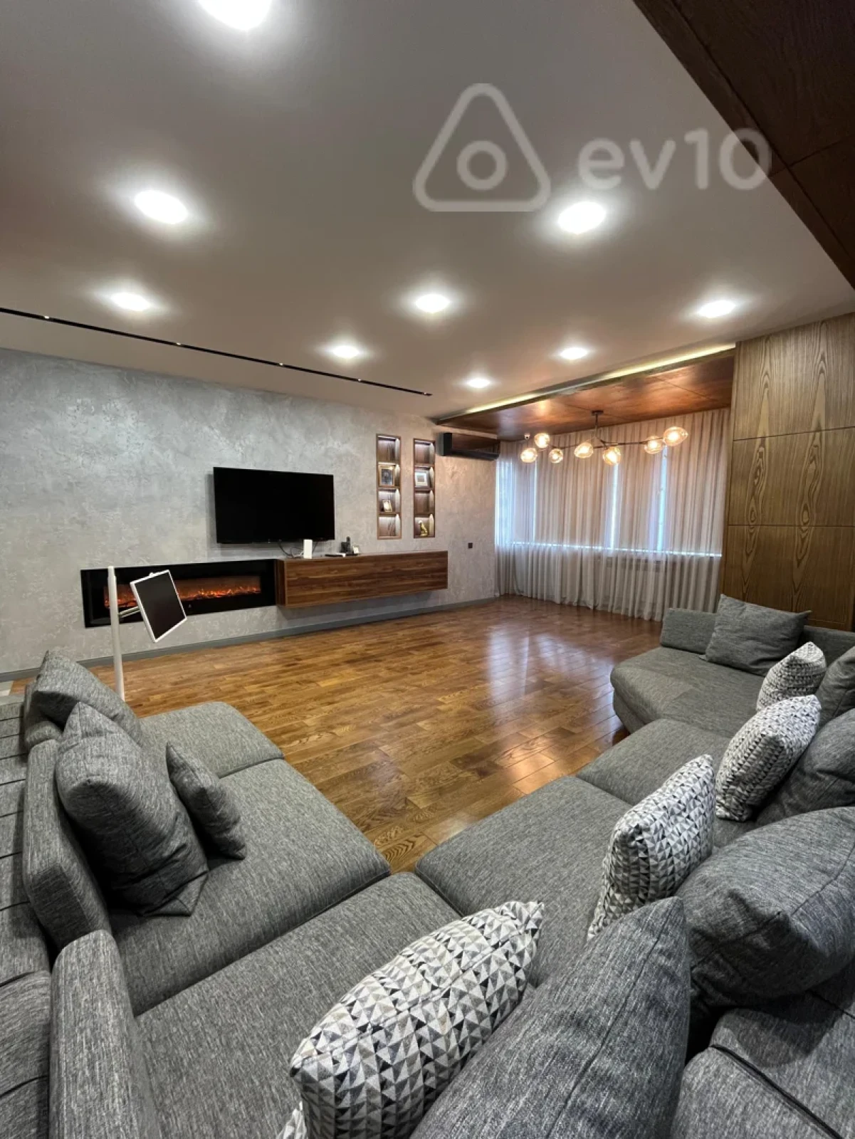 Satılır 4 otaqlı yeni tikili 1850 m²