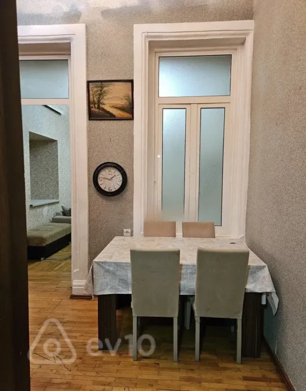 Satılır 2 otaqlı köhnə tikili 60 m²