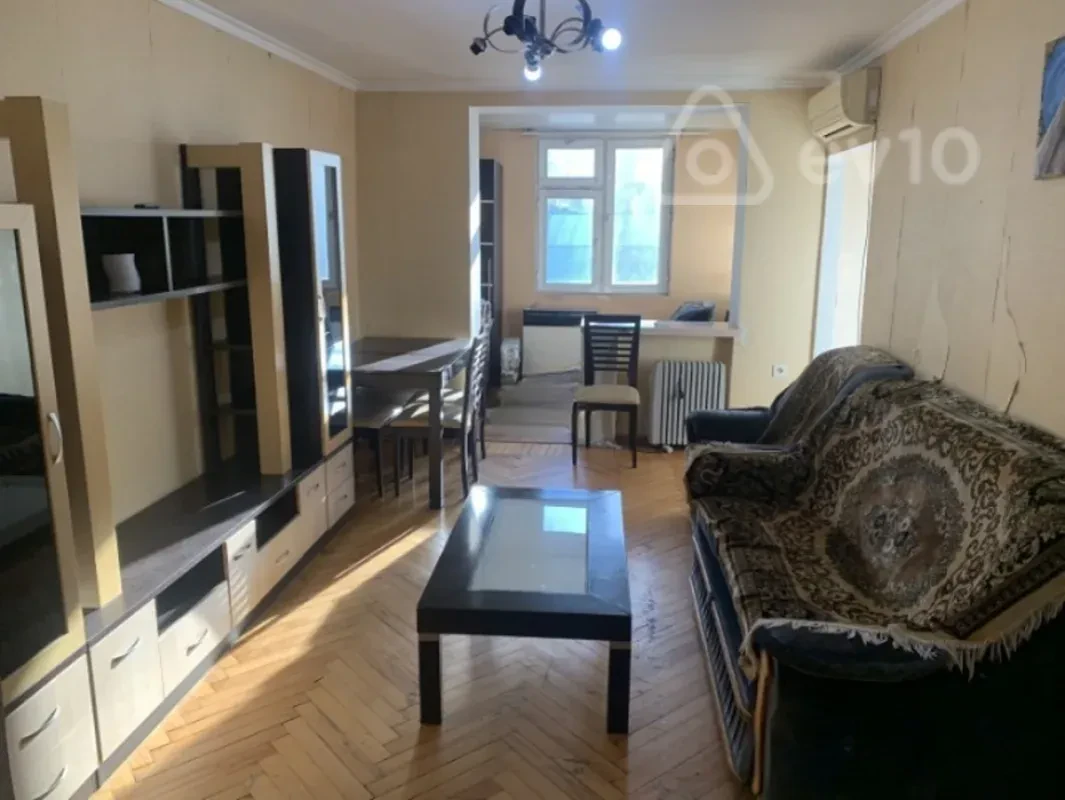 Kirayə verilir 2 otaqlı köhnə tikili 45 m²