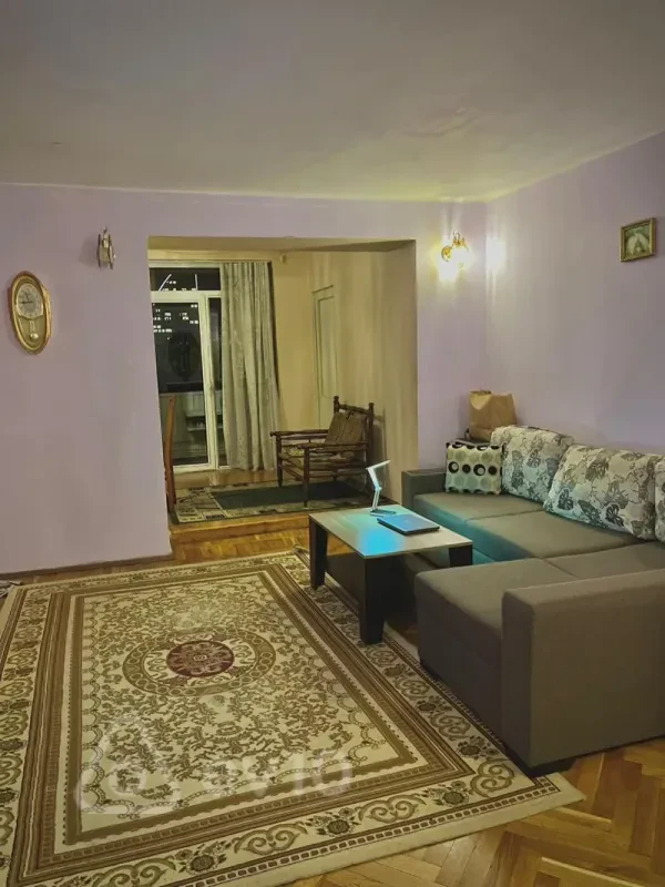 Kirayə verilir 2 otaqlı köhnə tikili 60 m²