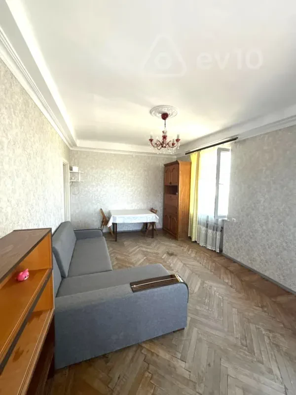 Kirayə verilir 1 otaqlı köhnə tikili 55 m²