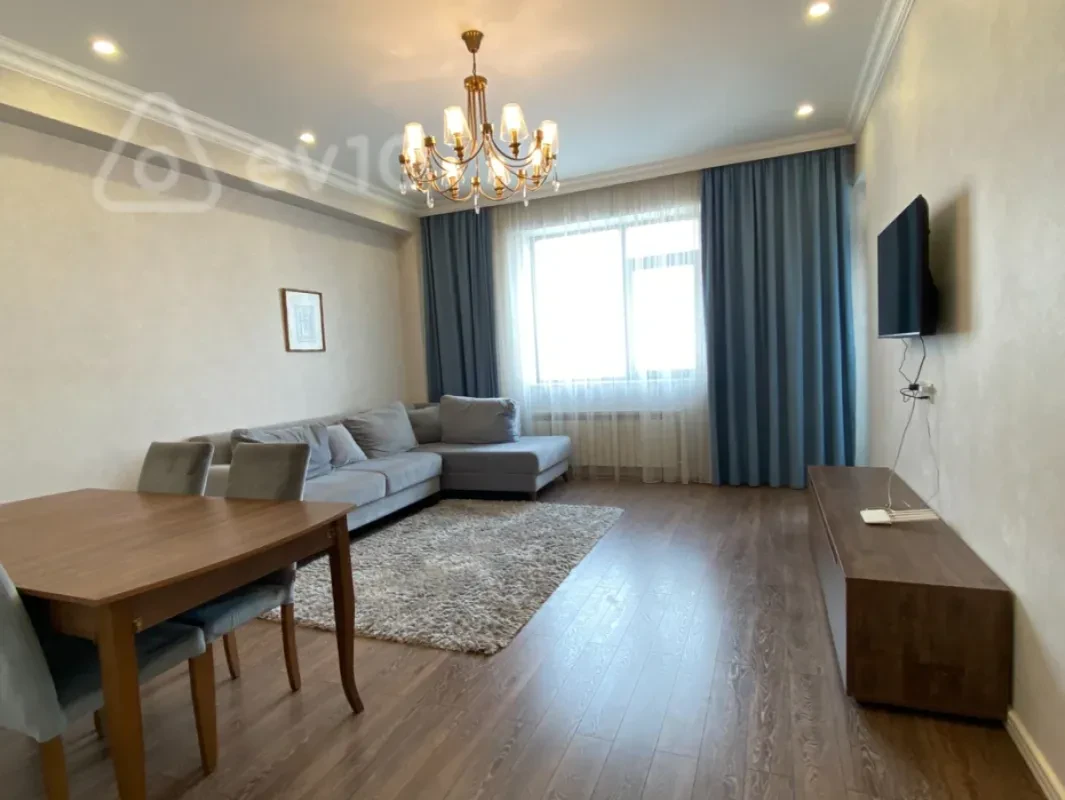 Kirayə verilir 2 otaqlı yeni tikili 70 m²