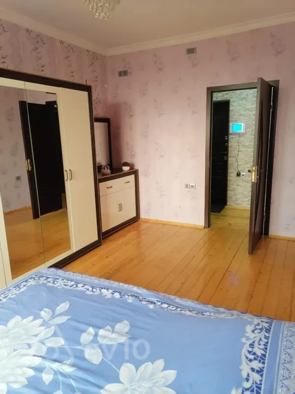 Kirayə verilir 2 otaqlı yeni tikili 65 m²