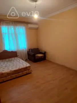 Kirayə verilir 1 otaqlı köhnə tikili 45 m² — Bakı, Suraxanı 1 otaq 45.00 m²