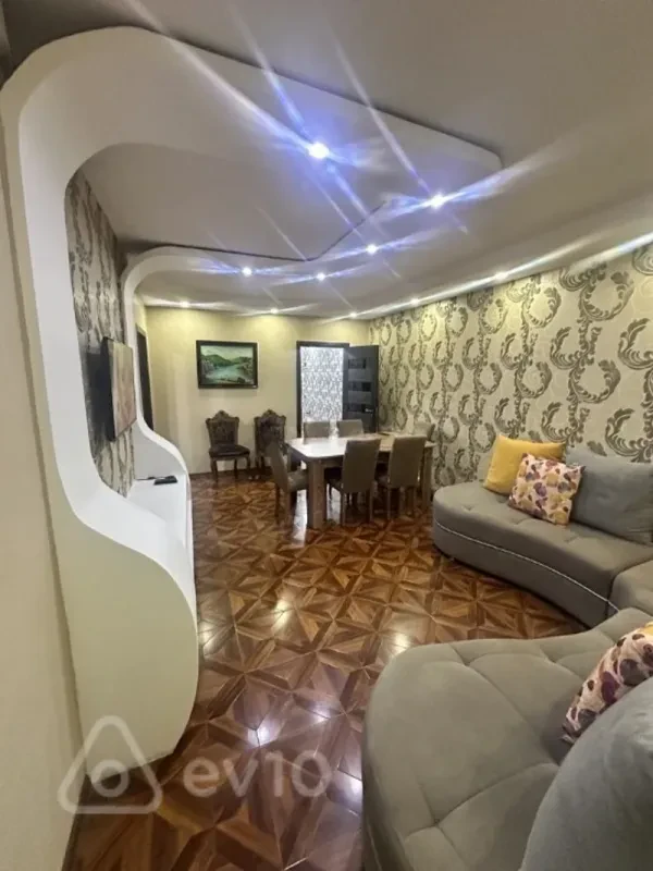 Satılır 2 otaqlı yeni tikili 72 m²