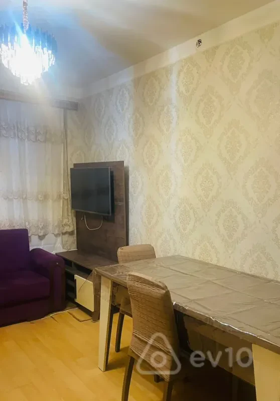 Kirayə verilir 2 otaqlı köhnə tikili 50 m²