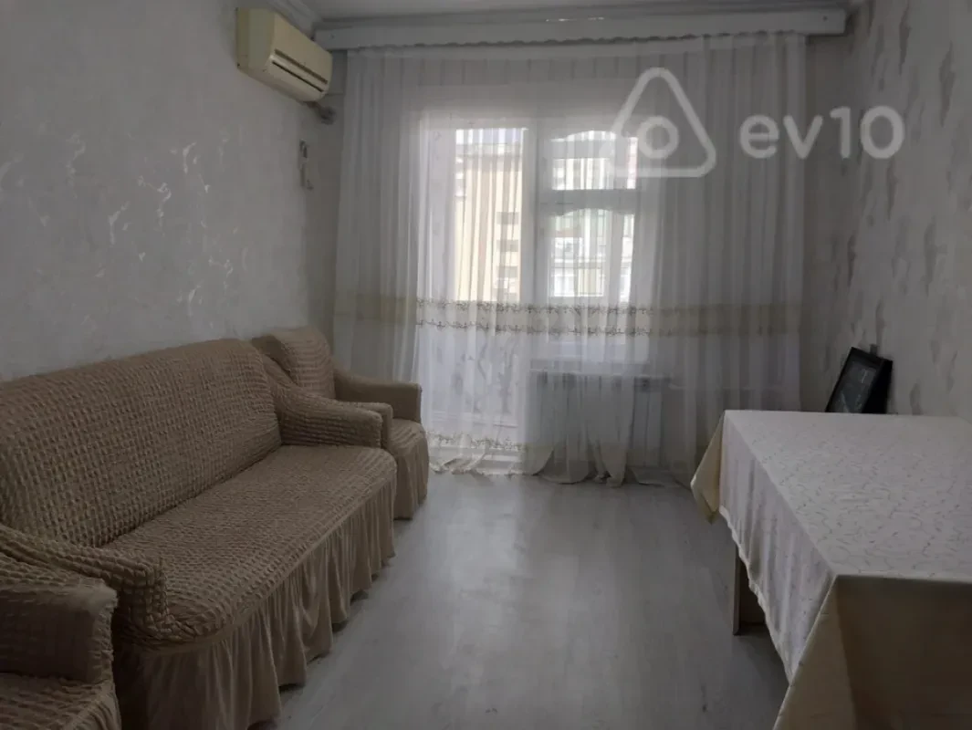 Kirayə verilir 3 otaqlı köhnə tikili 75 m²