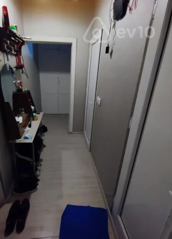 Kirayə verilir 2 otaqlı köhnə tikili 65 m²