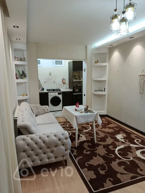 Kirayə verilir 2 otaqlı köhnə tikili 50 m²