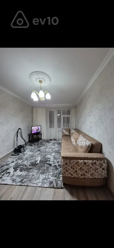 Kirayə verilir 2 otaqlı köhnə tikili 50 m²