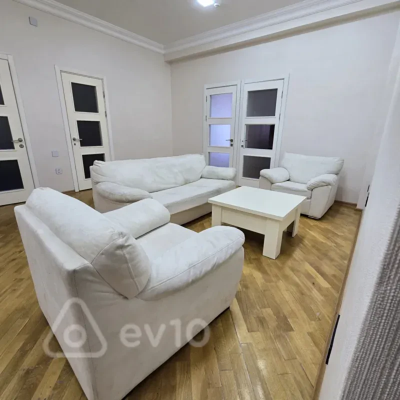 Kirayə verilir 3 otaqlı yeni tikili 120 m²