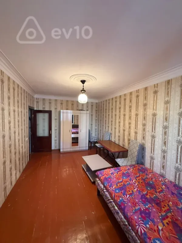 Kirayə verilir 1 otaqlı köhnə tikili 35 m²
