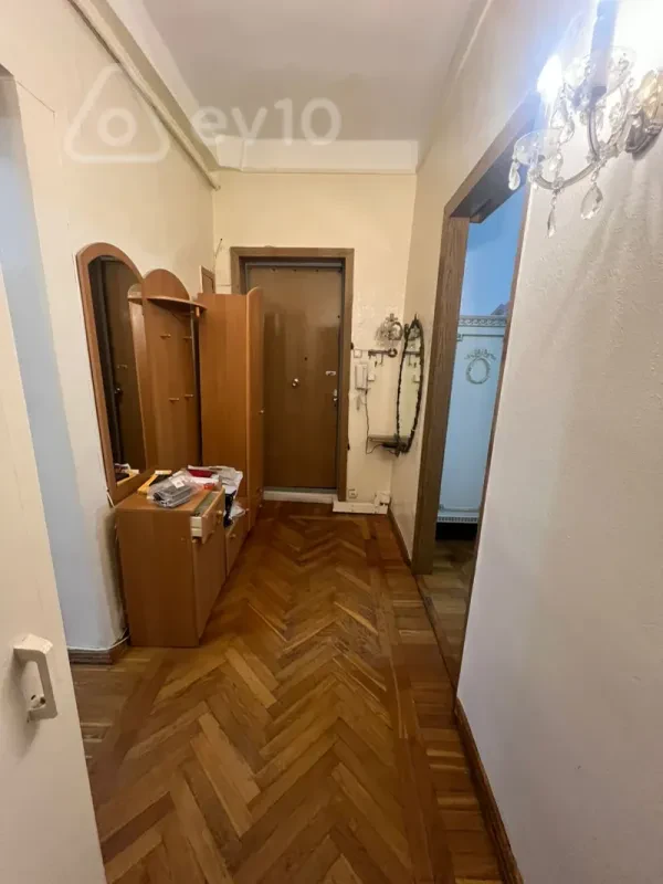 Kirayə verilir 2 otaqlı köhnə tikili 50 m²