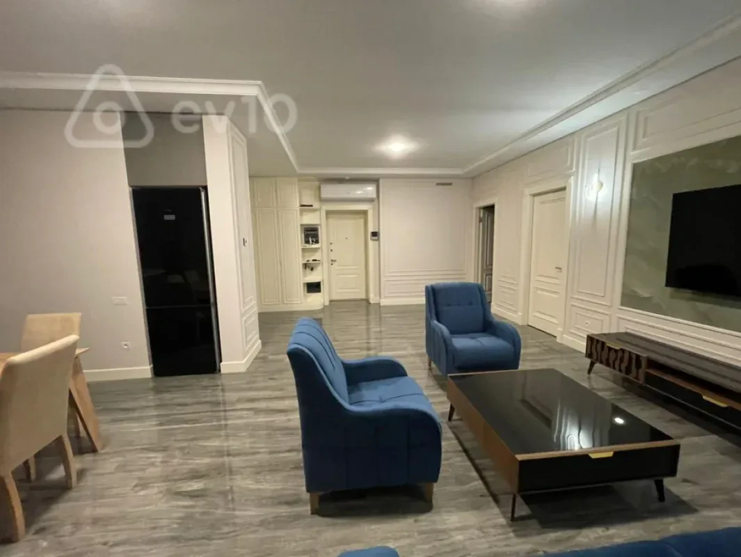 Kirayə verilir 2 otaqlı yeni tikili 100 m²