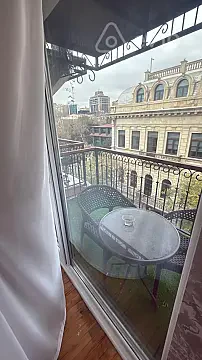 Kirayə verilir 3 otaqlı köhnə tikili 90 m² — Bakı, Səbail 3 otaq 90.00 m²