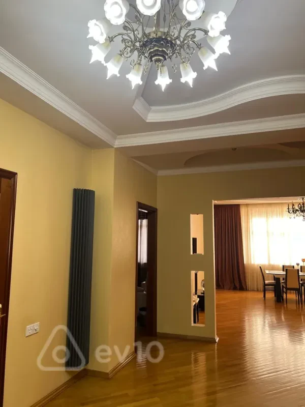 Kirayə verilir 4 otaqlı yeni tikili 160 m²