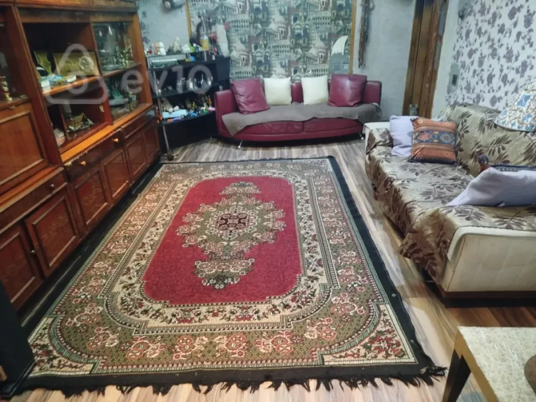 Satılır 3 otaqlı köhnə tikili 77 m²