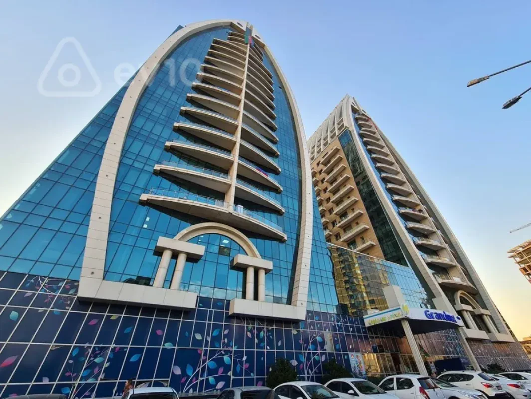 Satılır 3 otaqlı yeni tikili 185 m²